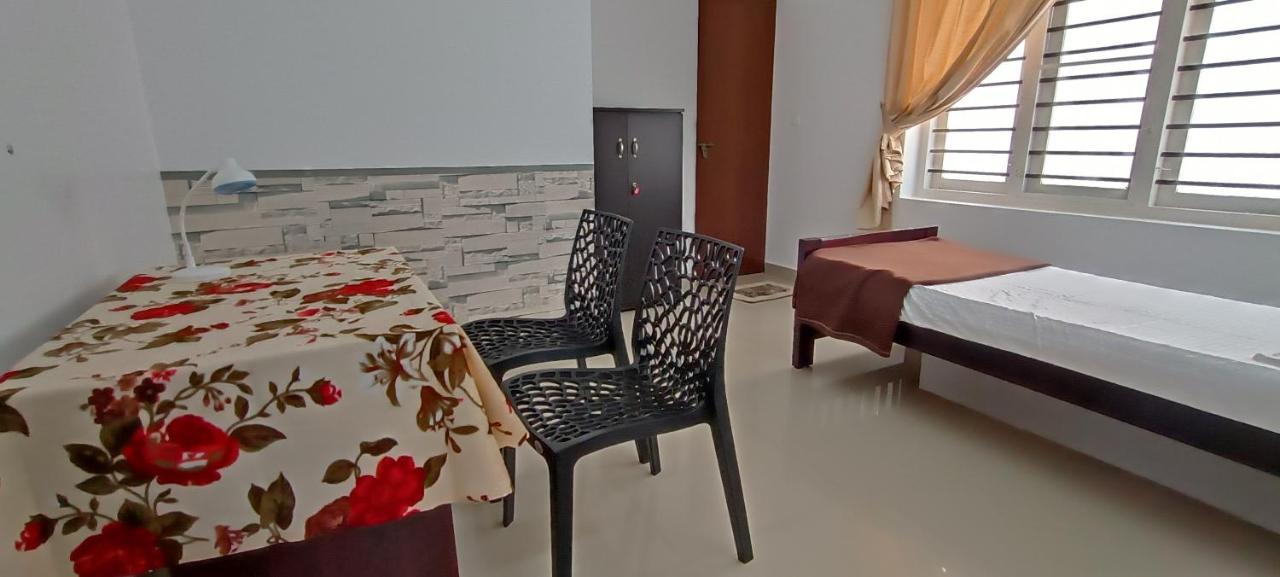 Prakriti Homestay Fortkochi Air Conditioned Rooms Luaran gambar
