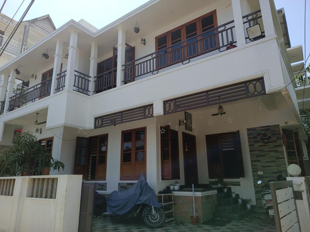 Prakriti Homestay Fortkochi Air Conditioned Rooms Luaran gambar