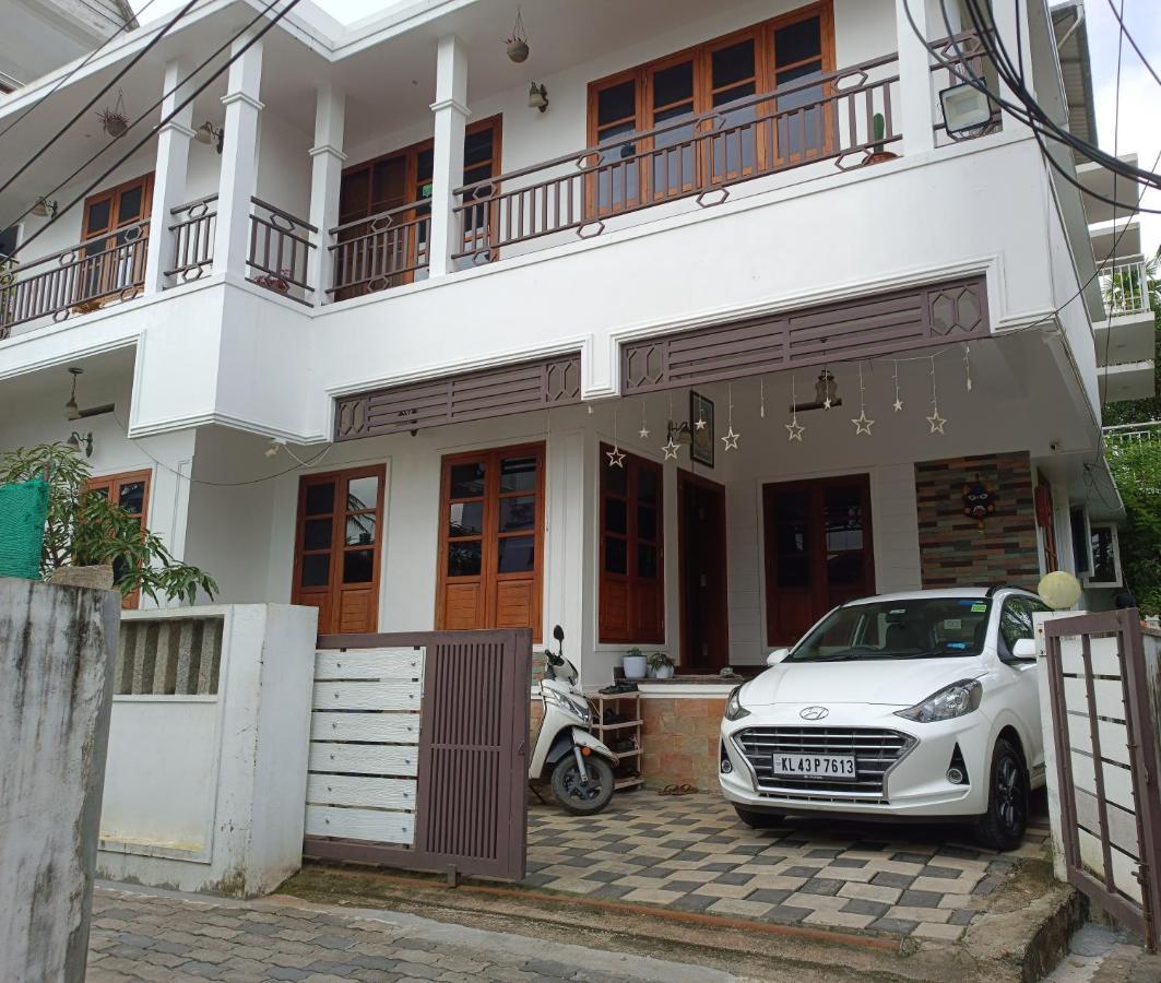 Prakriti Homestay Fortkochi Air Conditioned Rooms Luaran gambar