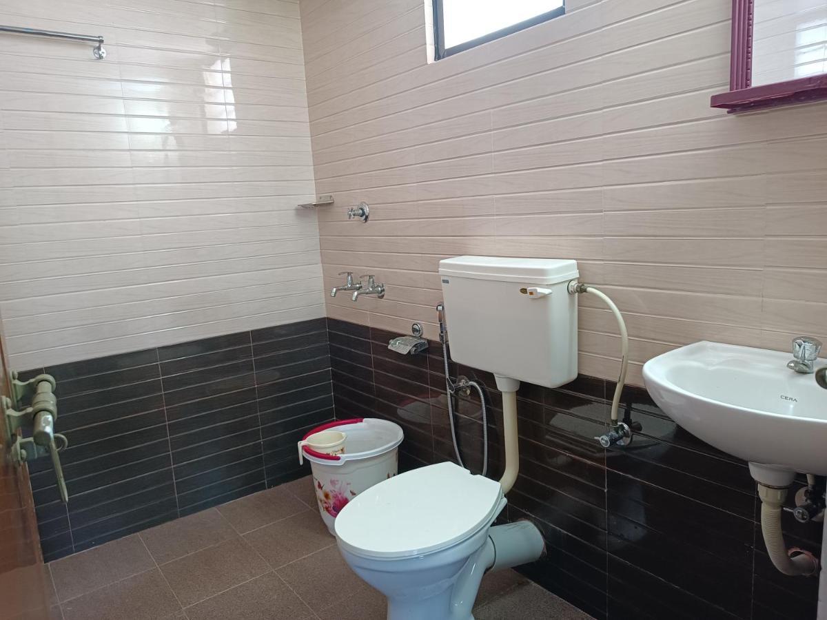 Prakriti Homestay Fortkochi Air Conditioned Rooms Luaran gambar